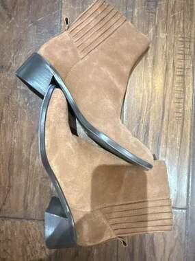 Dolce Vita Women's Brown Suede Linny H2O Boots size 8